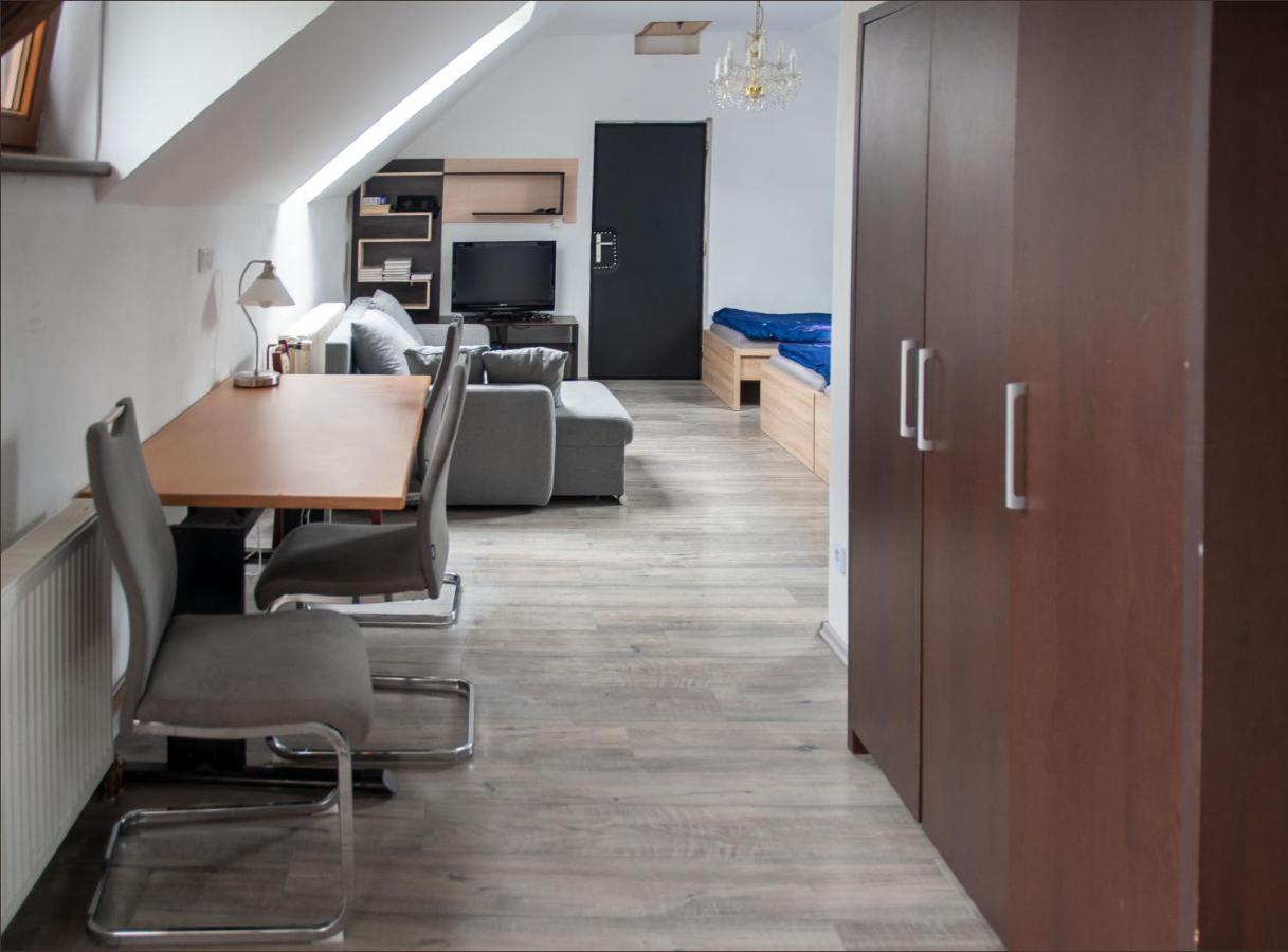 V Sadu Apartment Lysa nad Labem Ngoại thất bức ảnh
